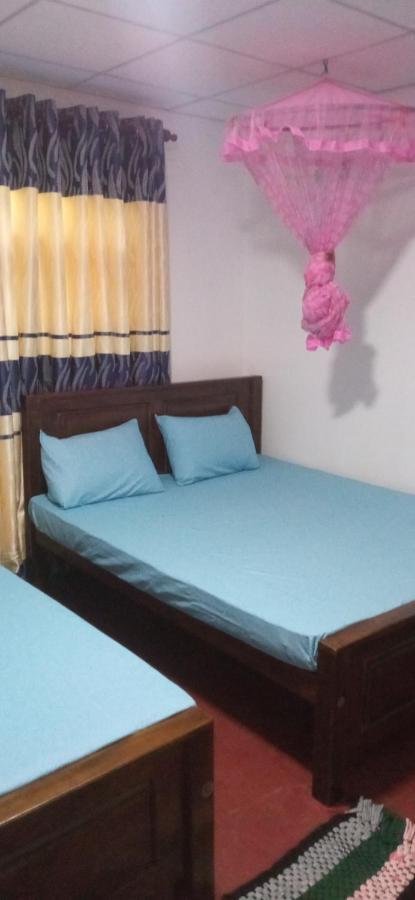 Impress Holiday Home Anuradhapura Bagian luar foto