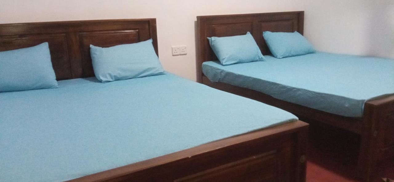 Impress Holiday Home Anuradhapura Bagian luar foto