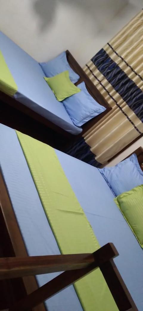 Impress Holiday Home Anuradhapura Bagian luar foto