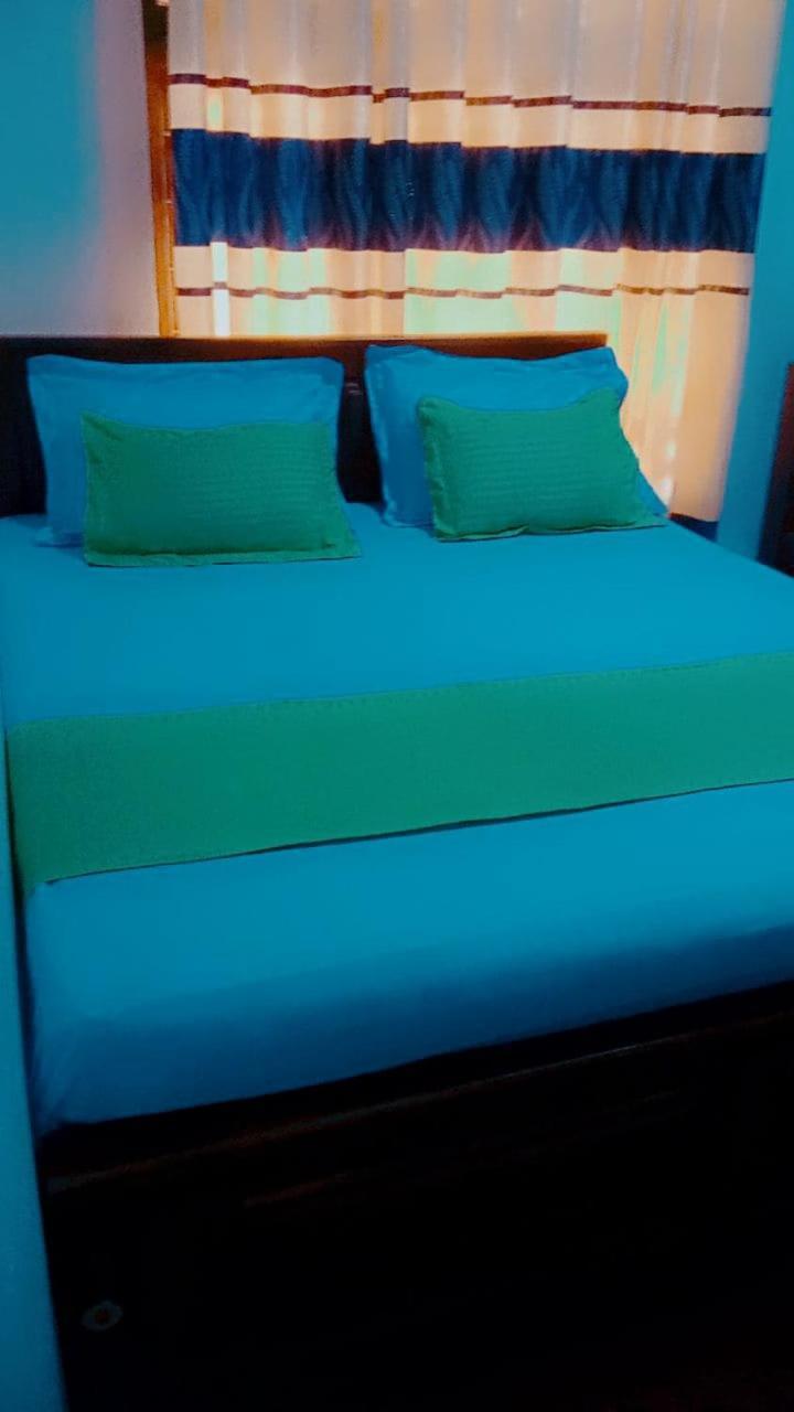 Impress Holiday Home Anuradhapura Bagian luar foto