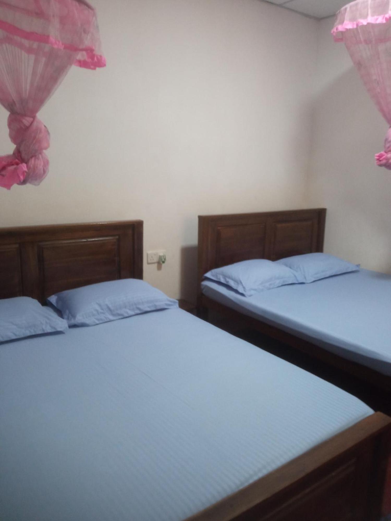 Impress Holiday Home Anuradhapura Bagian luar foto